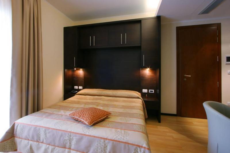 Hotel Centro Benessere Gardel อาร์ตา แตร์เม ภายนอก รูปภาพ